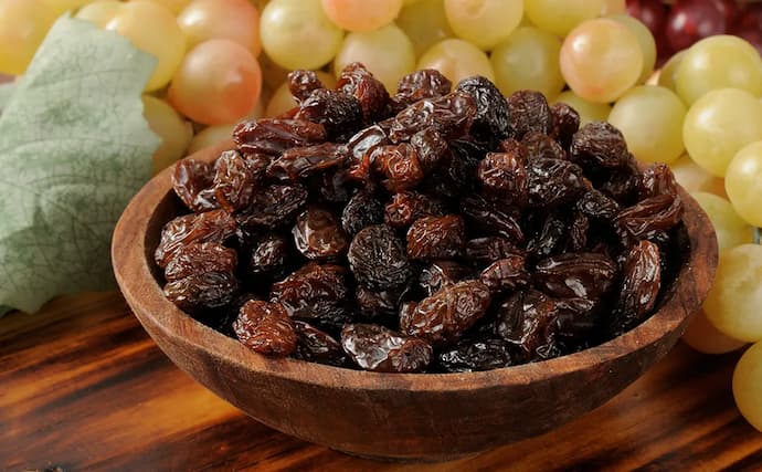 کشمش پلویی آفتابی خشک تهیه شده از انگور مرغوب